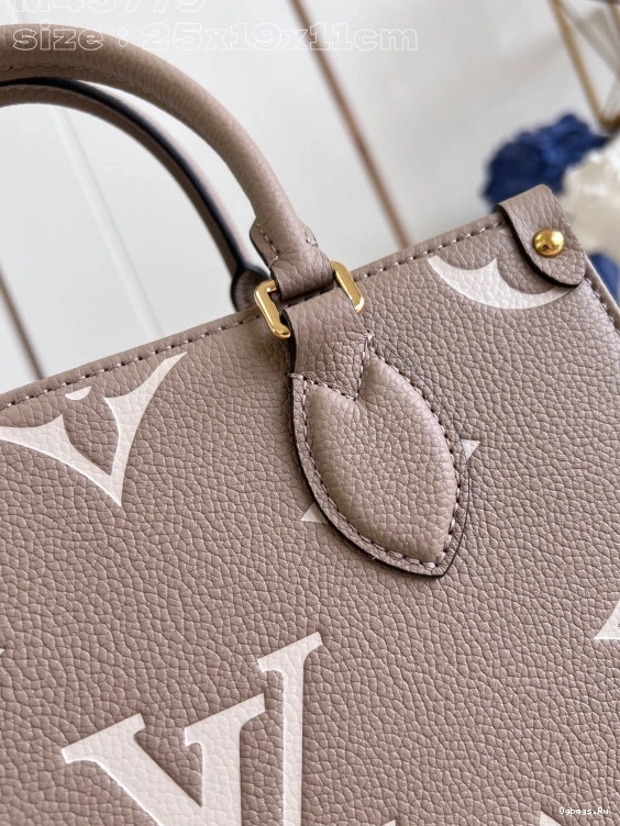 PM VUITTON LOUIS ONTHEGO 0315